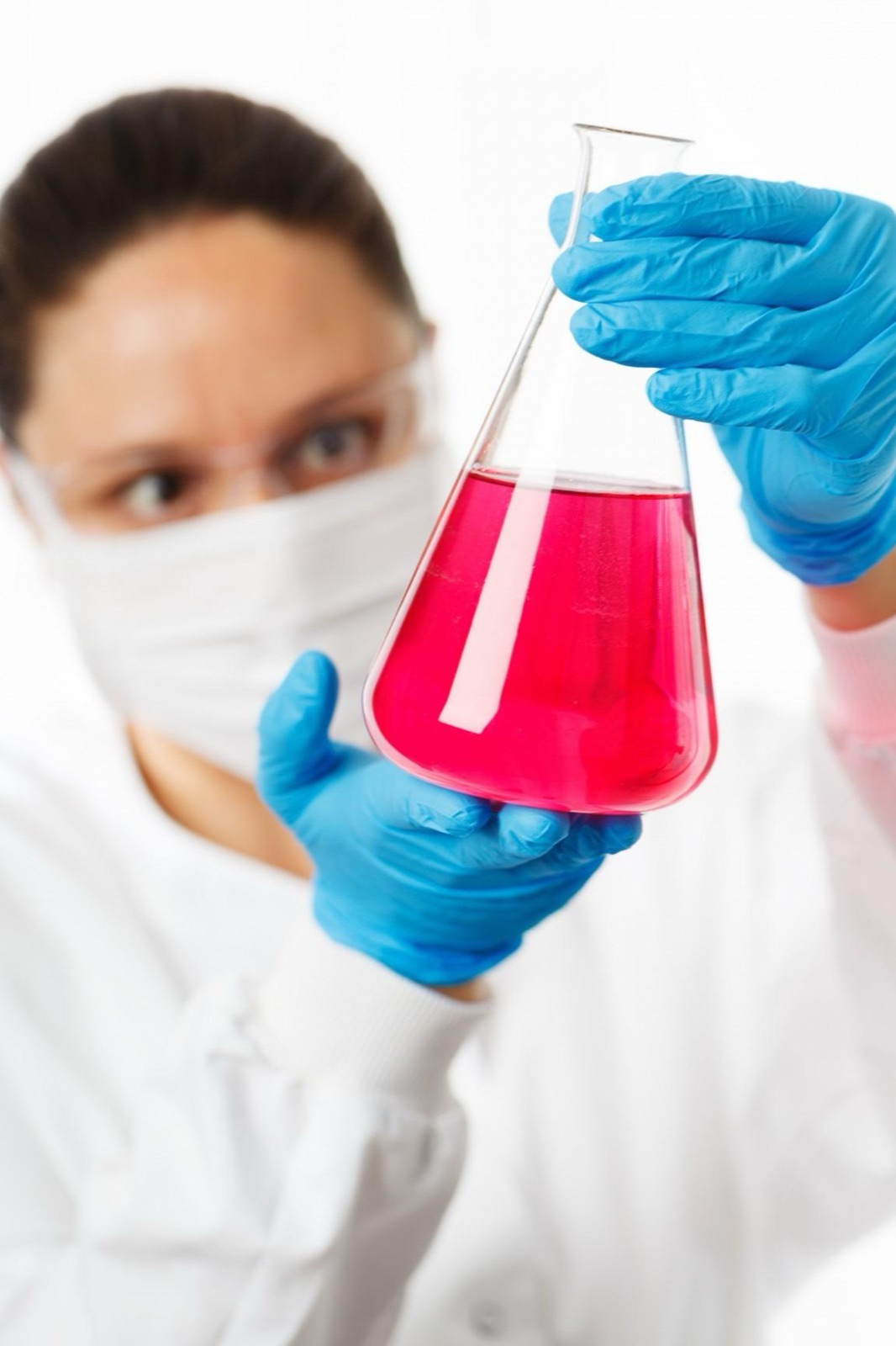 Pesquisador em laboratório — bioquímica e experimentos